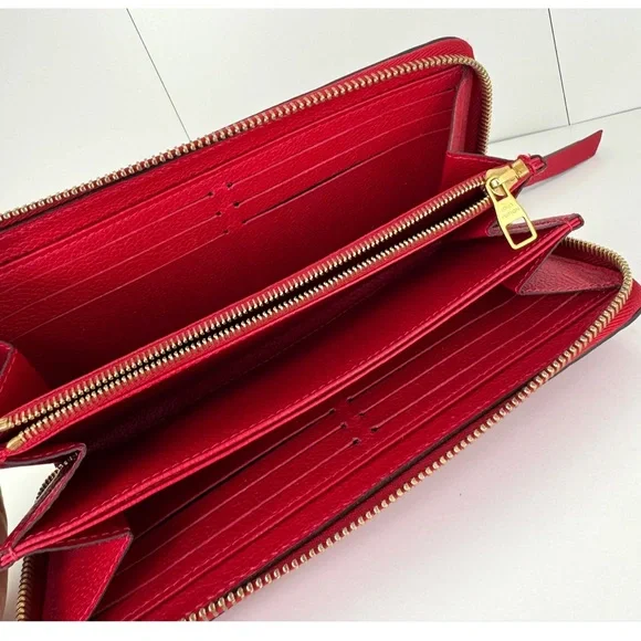 Louis Vuitton  Monogram Wallet - Picture 5 of 16